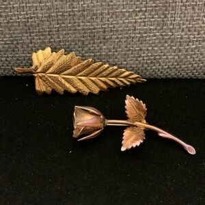 ♥️ Sale 3for$15! Two Pins Brooches Gold Tone Leaf & Bronze Tone Rose